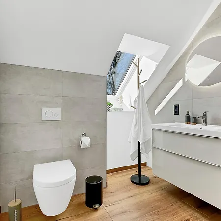 Cblue: Seeblick, Kamin, Wallbox,